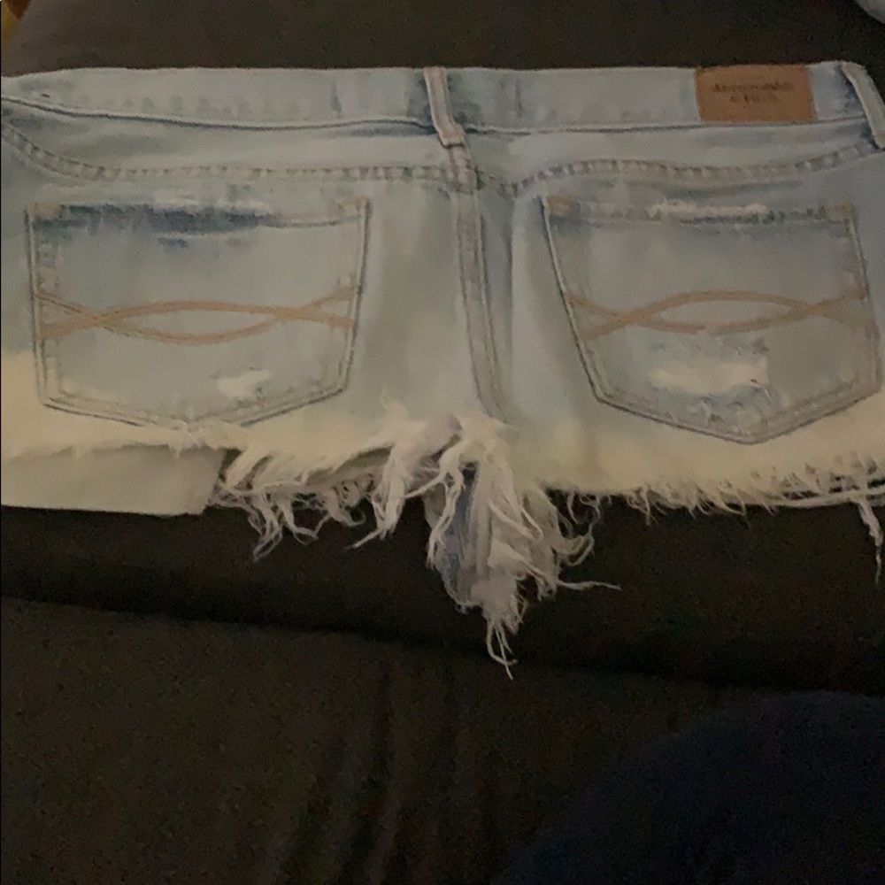 Abercrombie & Fitch short Jean shorts - Picture 2 of 2